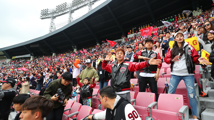 프로야구 응원가 저작권 <em class='find'>소송</em>…선수 등장곡 사라진다