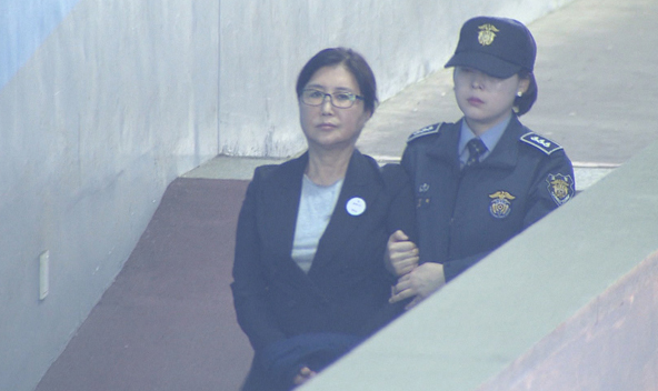 최순실, 딸 면회 요구…"고영태는 황제 재판" 불만