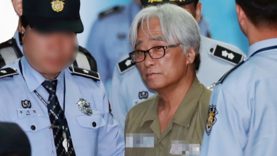 이윤택 첫 재판 출석 "<em class='find'>성추행</em> 아닌 독특한 연기지도"