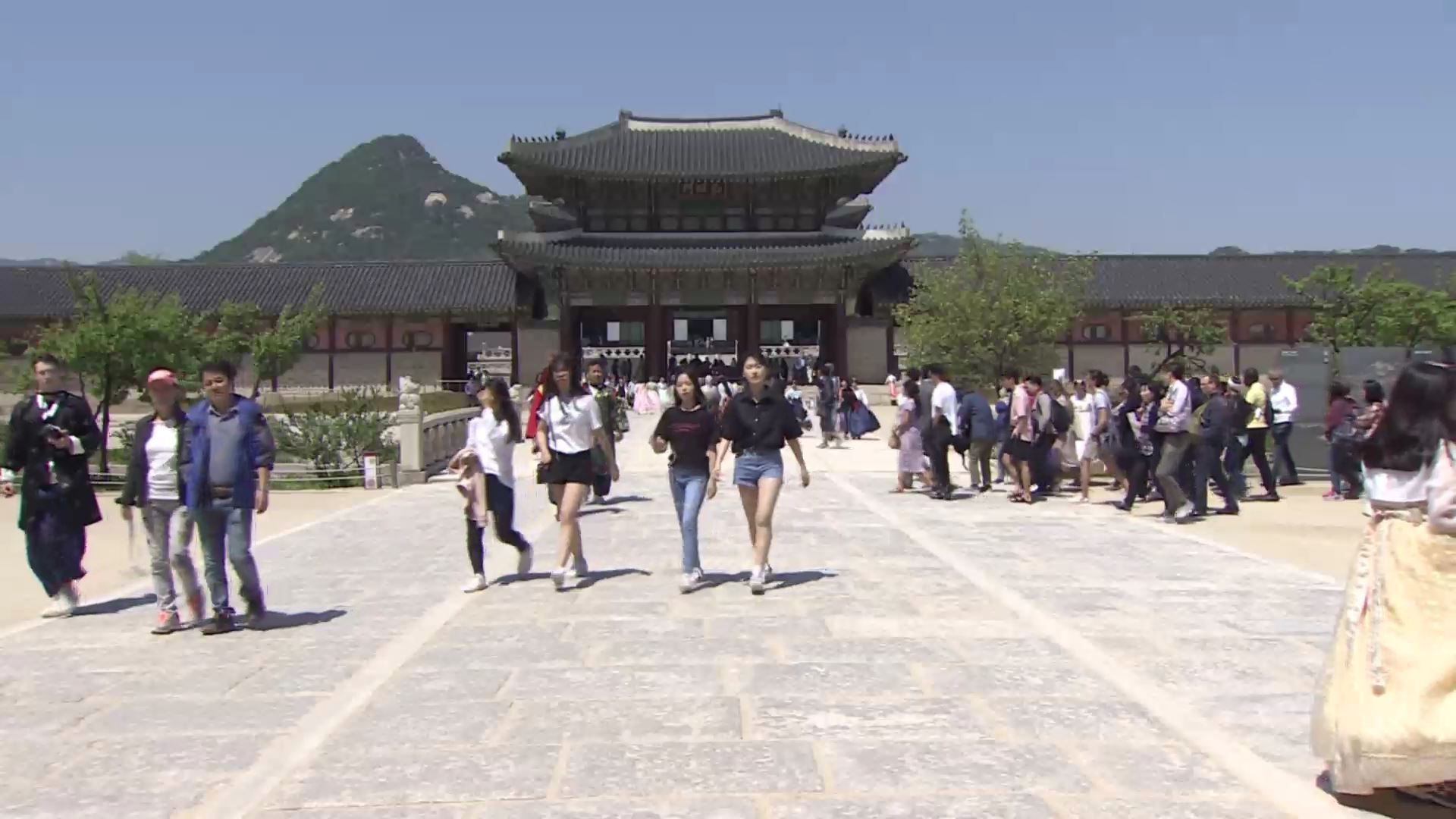 선물 같은 봄날씨…화창한 하늘ㆍ공기 깨끗