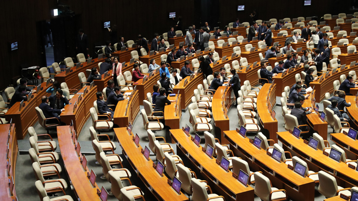 [현장연결] '사직안건' 처리 시도…민주당, 충돌없이 본회의장 입장