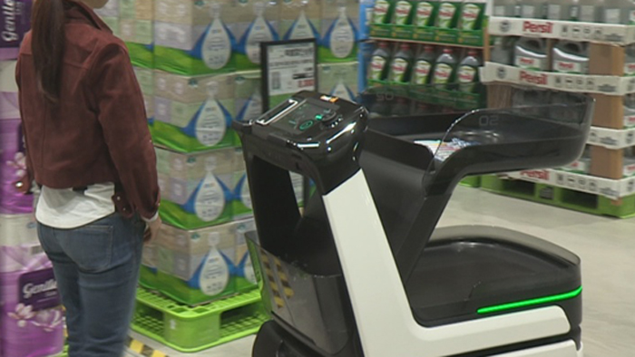 화장품 가상체험ㆍ로봇 안내원…현실화한 미래 쇼핑