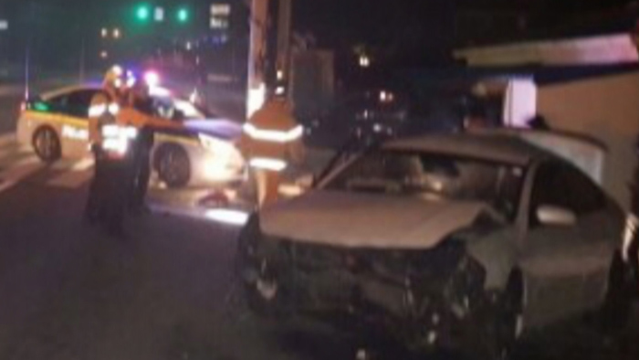 아버지차 몰래 몰던 10대 주차<em class='find'>차량</em> 들이받아 6명 사상