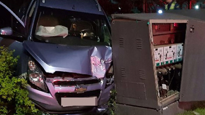 승용차가 변압기 들이받아 세종 2,500가구 정전