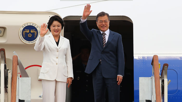 문 대통령, 한미정상회담 마치고 귀국