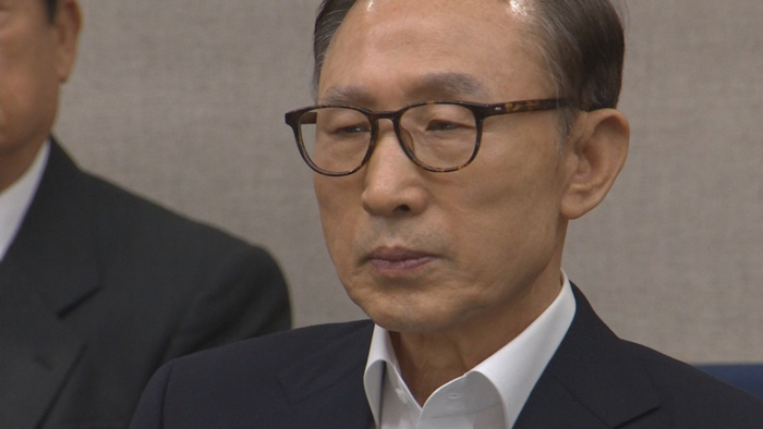 수척해진 얼굴에 '작심발언' 때도 기침…매시간 휴정