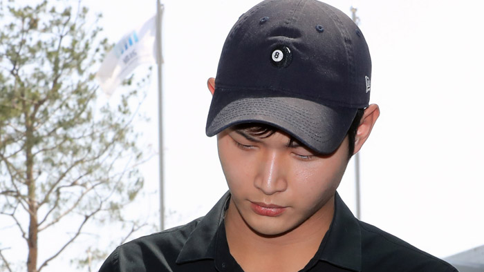 [현장연결] '<em class='find'>성추행</em>ㆍ특수협박' 혐의 배우 이서원 소환…"묵묵부답"