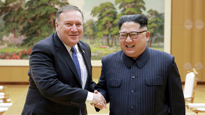 폼페이오 "김정은, 경제ㆍ체제보장ㆍ평화협정 원해"