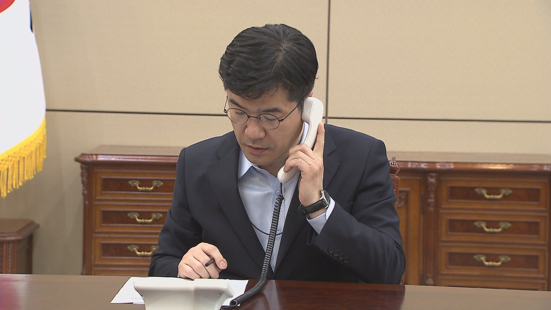 경찰 "송인배 비서관 소환, 수사 상황 따라 검토"