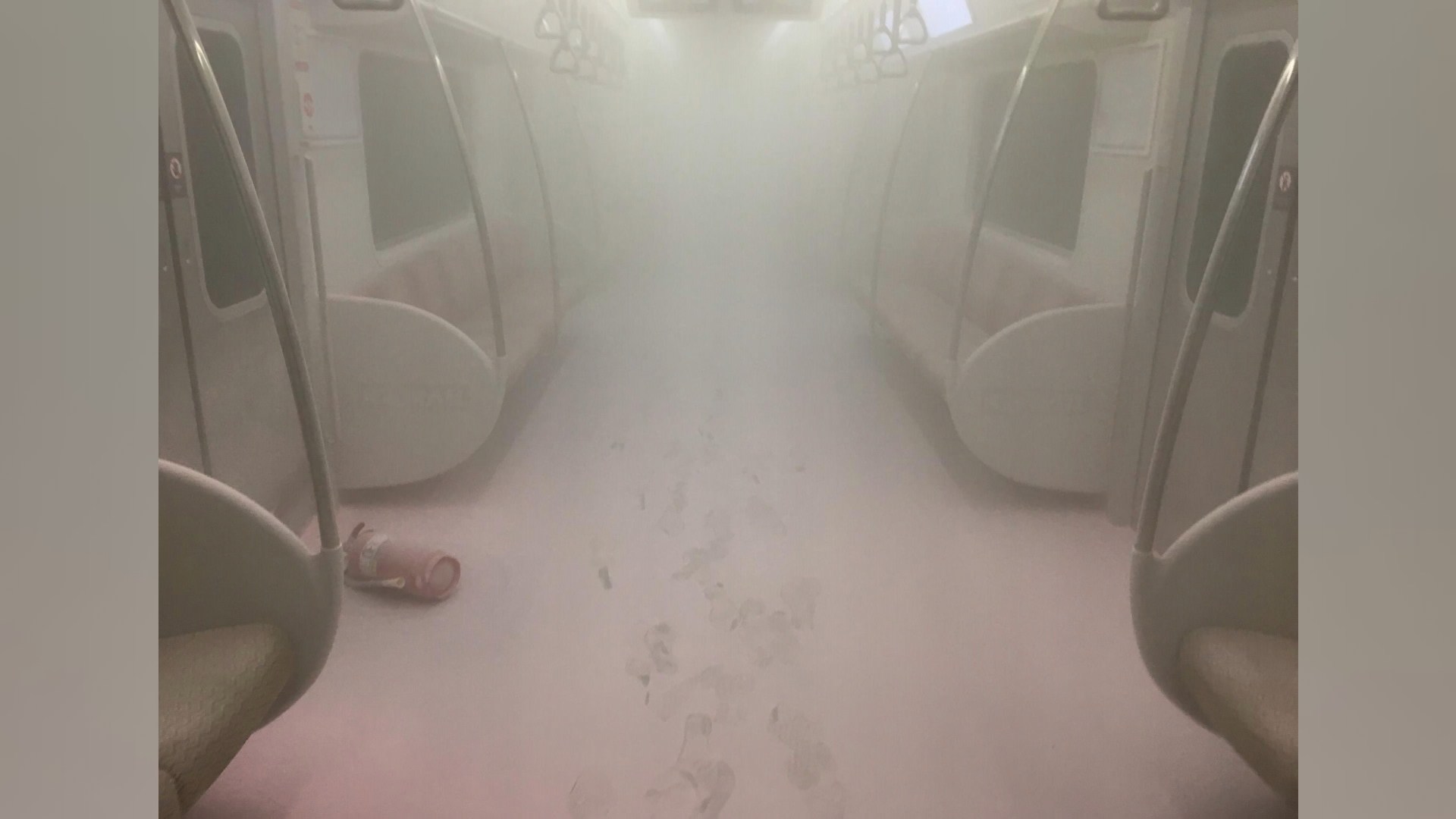 만취 육군 장교, 지하철서 난동…14<em class='find'>분</em>간 운행지연