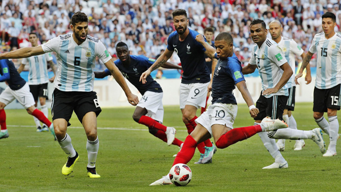 [월드컵] 프랑스ㆍ우루과이 8강행…<em class='find'>메시</em>ㆍ호날두 동반탈락