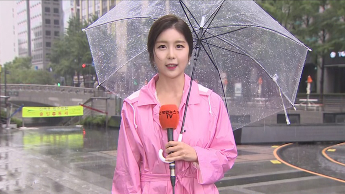 [날씨] 중부 집중호우…내일 밤 태풍 '쁘라삐룬' 영향권