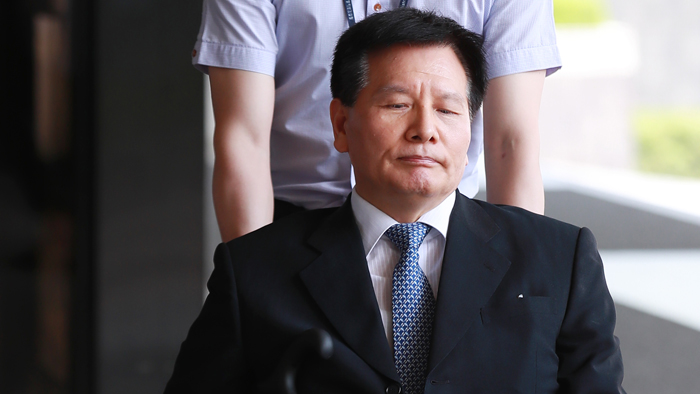 '노조분열 공작' 의혹 이채필 전 고용<em class='find'>장관</em> 구속영장