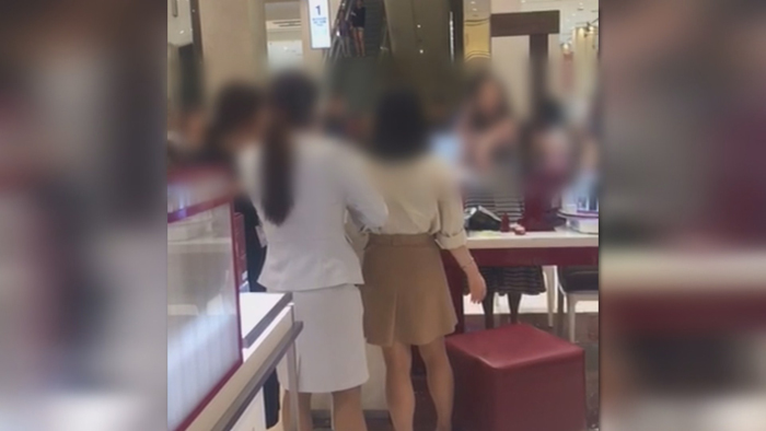 '고객 갑질'에 우는 서비스노동자…"보호장치 시급"