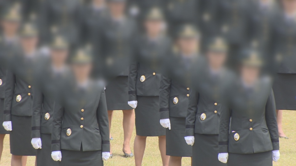 여군 손 만진 육군 사단장 보직해임…軍 "엄중 처리"