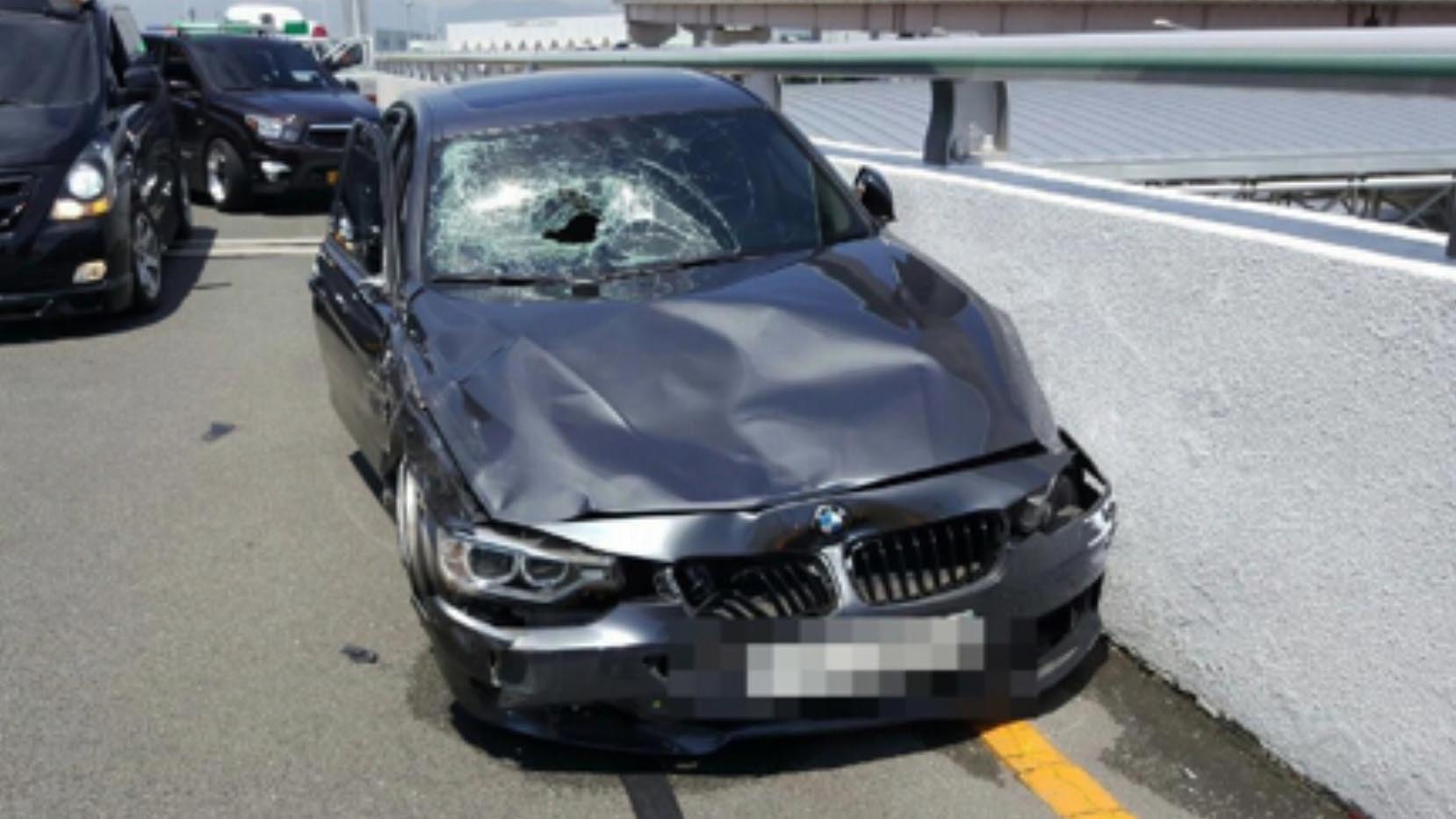 레이싱하듯 달려 '쾅'…부산 김해공항 사고 블박 공개