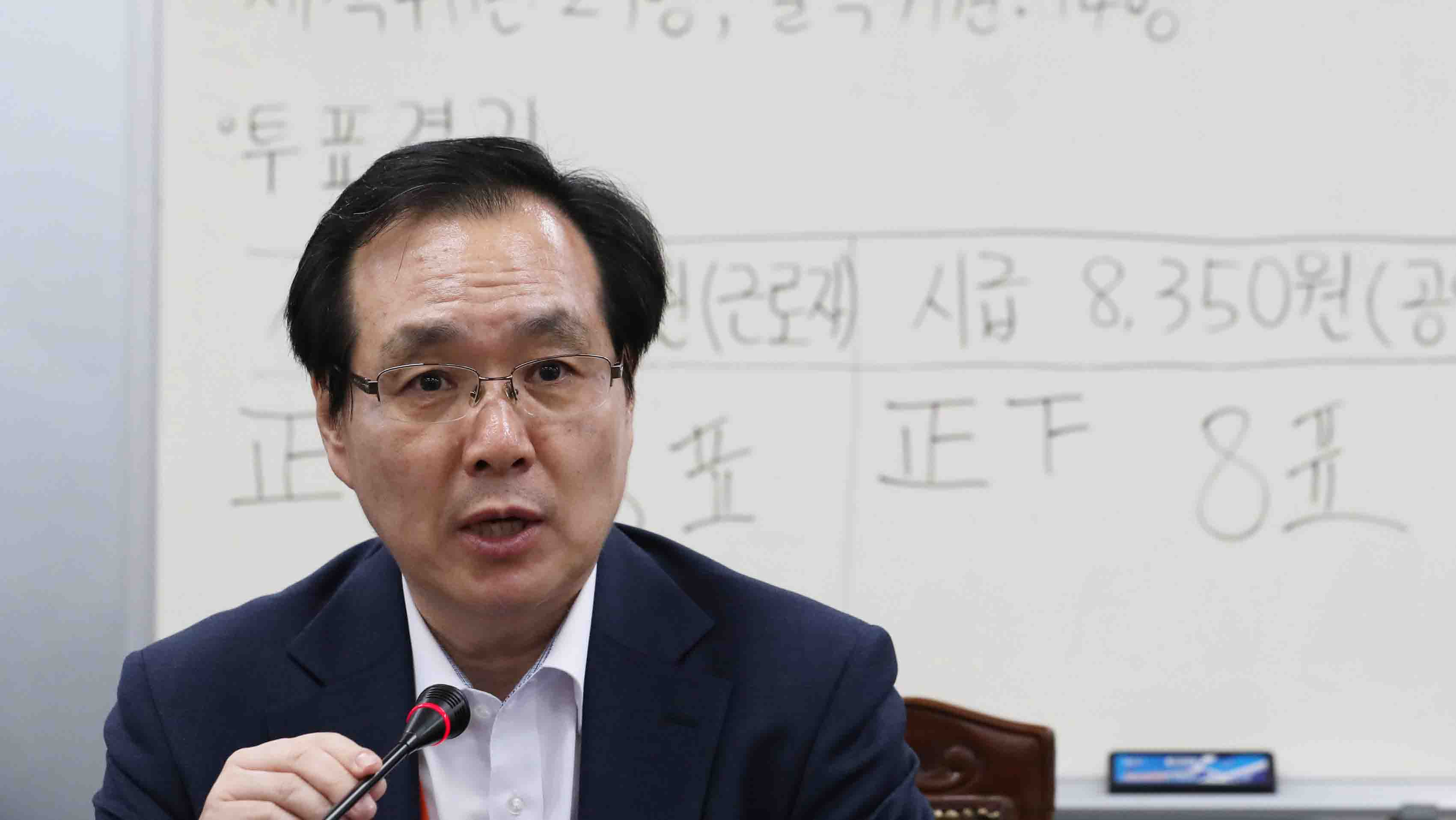 류장수 위원장 "내년 최저임금, 고용사정 악화 반영"