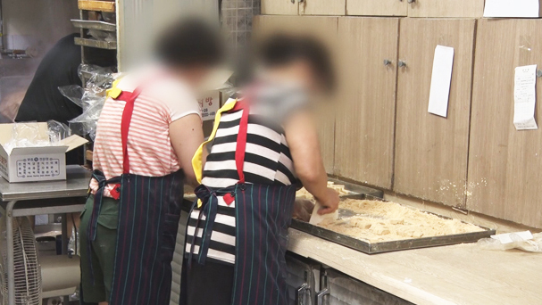 최저임금 인상 속도는 늦췄다…자영업자엔 여전 부담