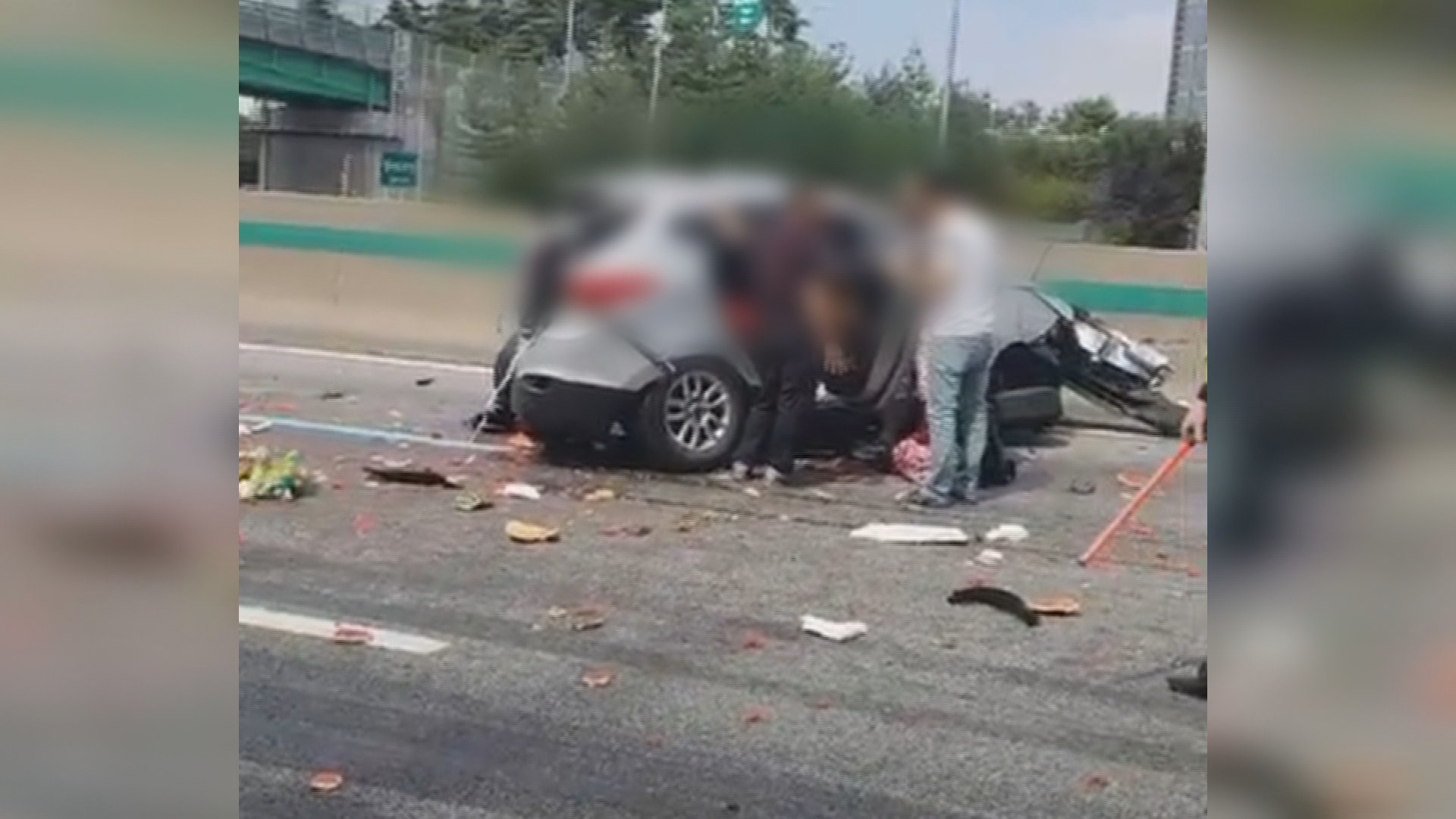 경부고속도로 수원IC 부근서 연쇄추돌…<em class='find'>차량</em>정체 극심