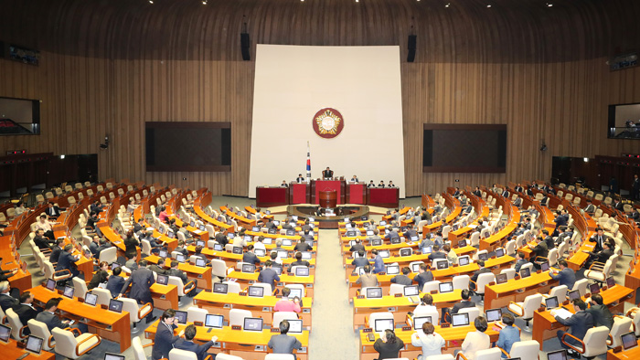국회 본회의 개최…16개 상임위원장 선출