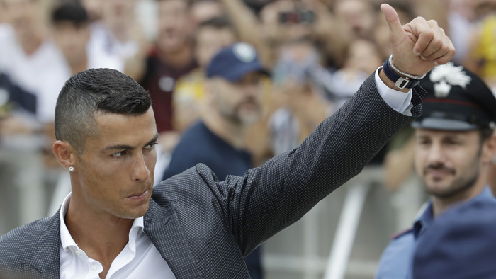 [해외축구] 호날두 유벤투스 공식 입단…"새 역사 쓰겠다"