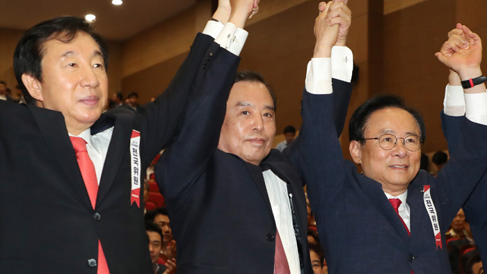 한국당, 전국위 만장일치로 김병준 비대위원장 의결