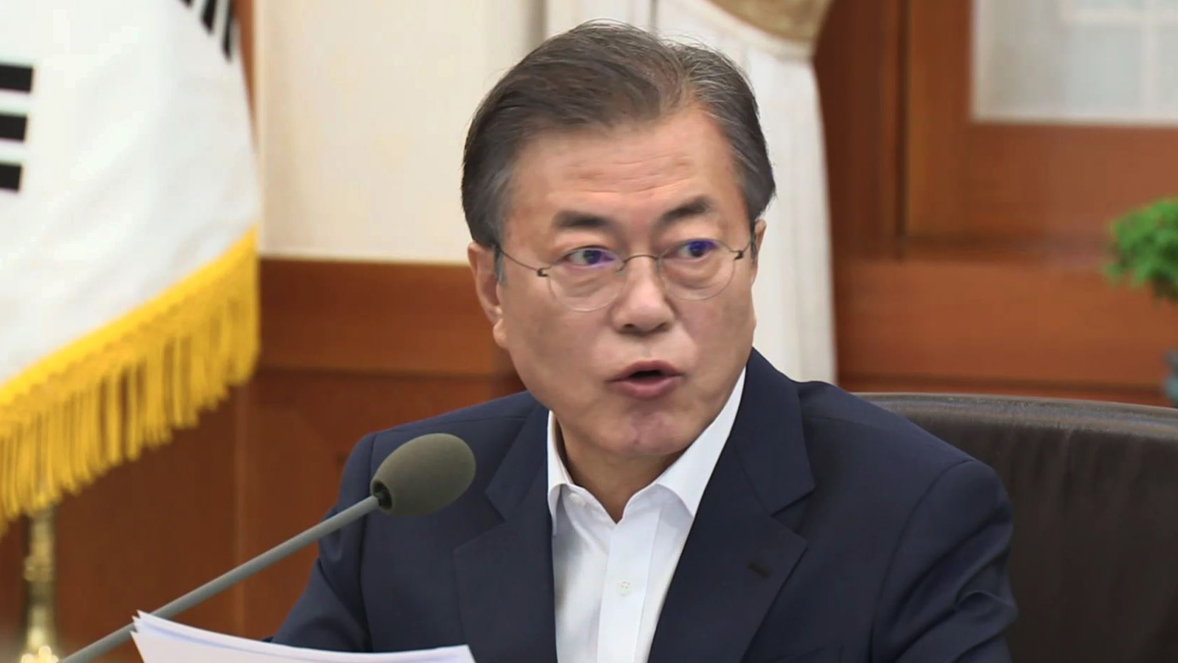 문 대통령 "폭염, 특별재난 수준…대책 마련해야"