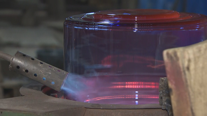 1,500도 용해로앞 선풍기만…극한직업 유리제조공