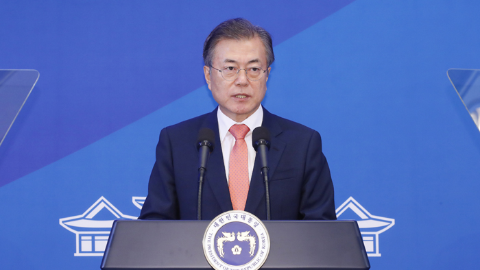 문 대통령 "기무사 계엄령 검토, 있을 수 없는 일탈"