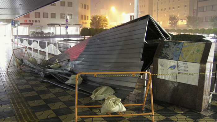 태풍 종다리 일본 상륙…항공기 결항ㆍ정전 피해 속출