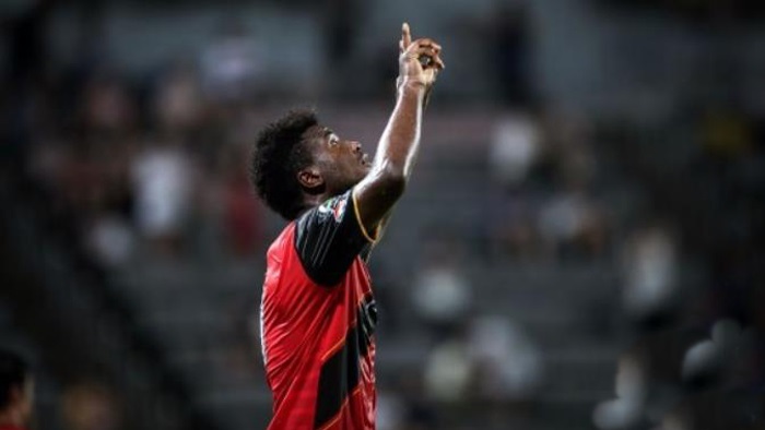 [프로축구] '말컹 2골1도움' 경남, 서울 꺾고 2위 굳히기