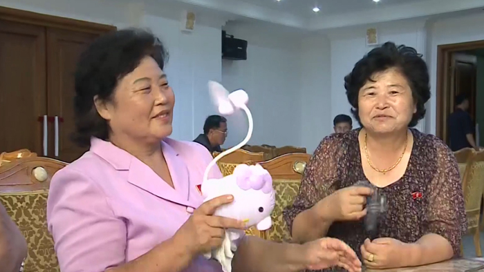 '찜통' 북한 손 선풍기 등장…개고기에 냉면 인기