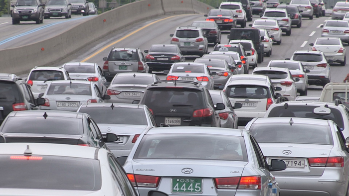 고속도로, 주말 나들이ㆍ휴가<em class='find'>차량</em> 뒤섞여 '답답'