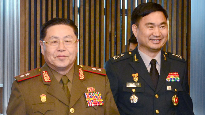 남북 장성급 회담, 점심 거르고 수석대표 회의 진행