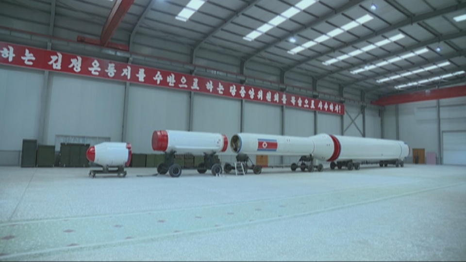 "북한, 평양 인근 무기공장서 새 ICBM 작업중"