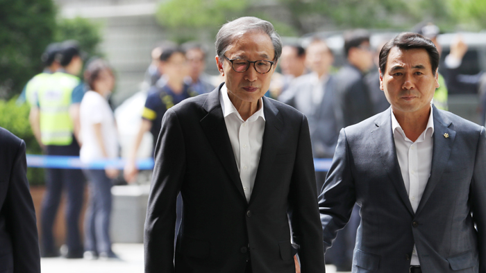 이명박 <em class='find'>전</em> 대통령 폐렴 진단…오늘 퇴원 예정