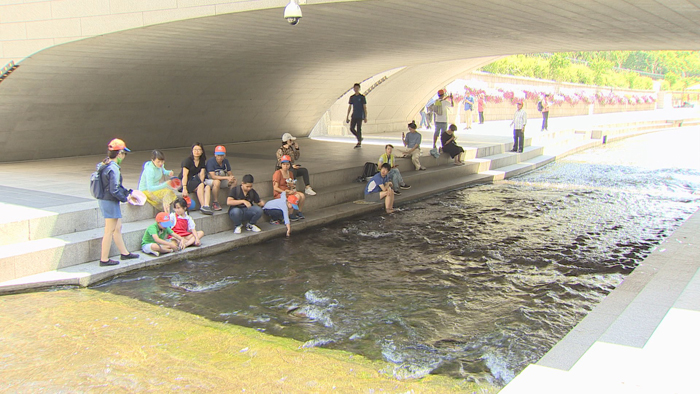 장마철 맞아? 연일 땡볕…내륙 곳곳 폭염주의보