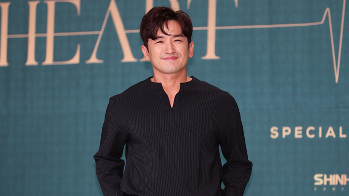 신화 이민우 '<em class='find'>성추행</em> 혐의' 입건