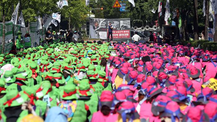 공공 비정규직 파업 이틀째…폭염 속 전국서 집회