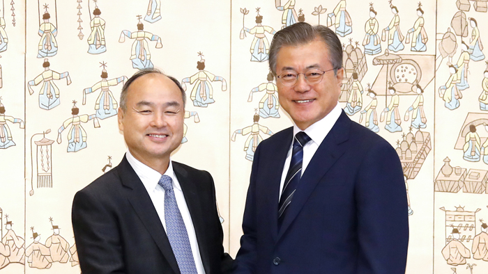 문 대통령, 손정의 소프트뱅크 회장 접견…AI 의견 교환