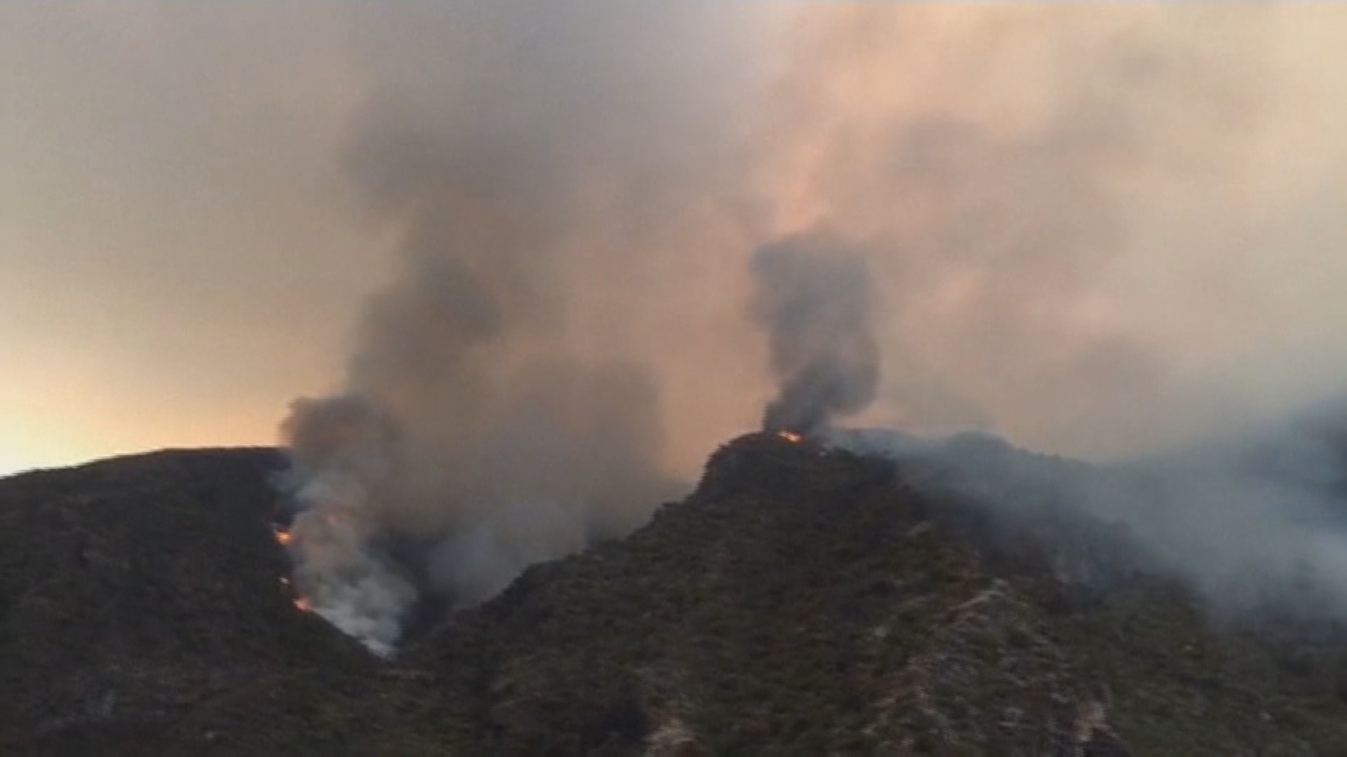 <em class='find'>이탈리아</em> 화산 분화 섬서 탈출 행렬…1천명 피신