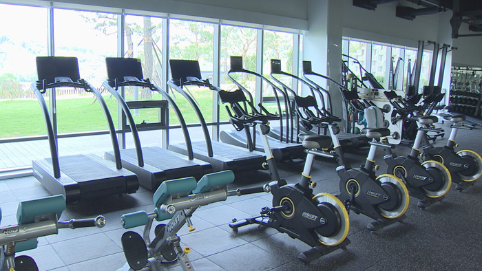 청평호에 최신식 체육관…GS칼텍스 '올시즌도 봄 배구 가자!'