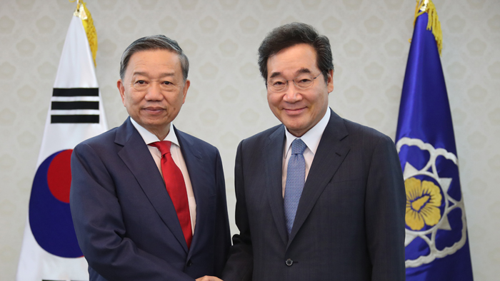 베트남 <em class='find'>장관</em> 만난 이 총리 "이주여성 폭행 안타깝다"