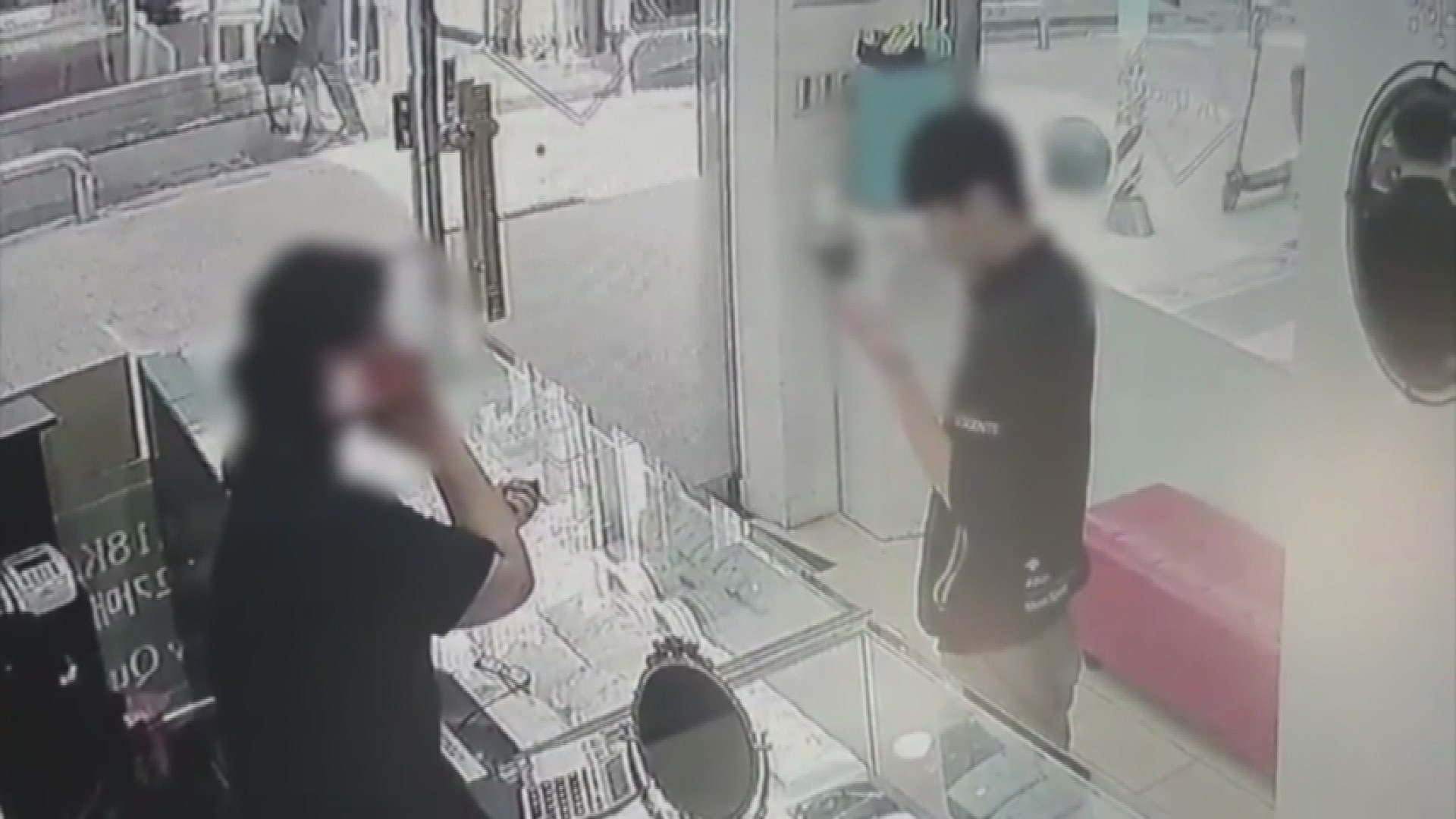 부산골드테마거리서 잇단 귀금속 절도…상인 '불안'