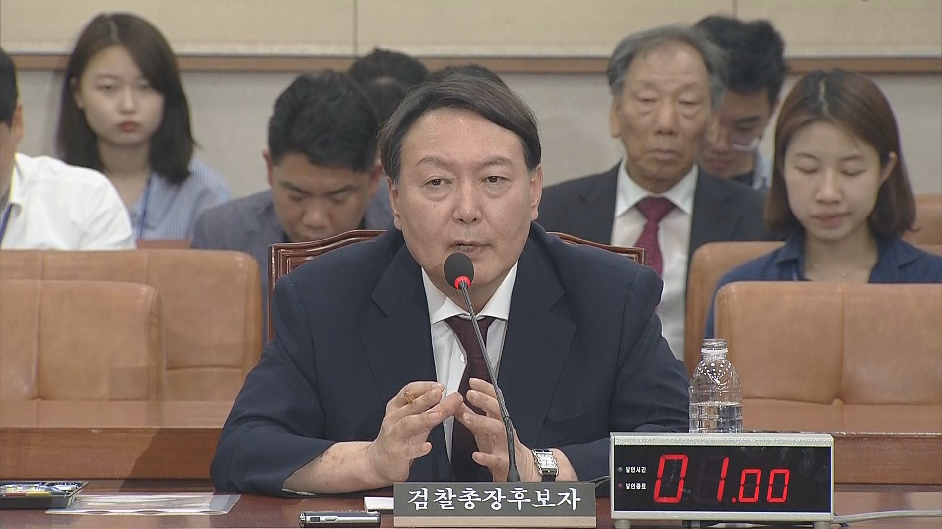 윤석열, '盧일가 640만 달러 수수의혹'<em class='find'>에</em> "새증거 있어야 수사"