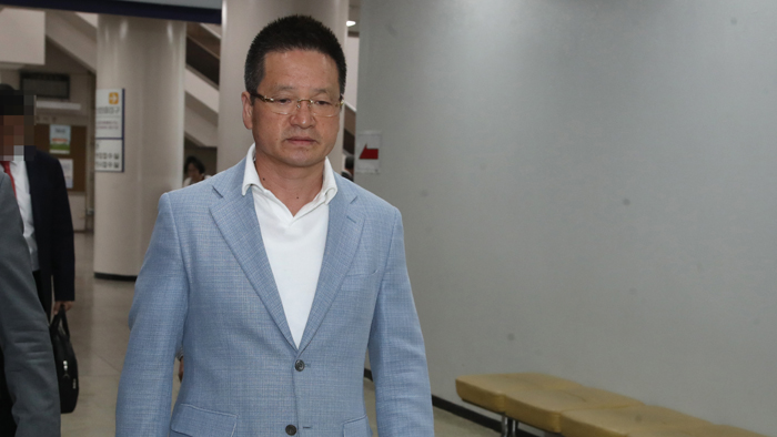 '김학의 사건' 윤중천 첫 재판 출석…"檢, 윤중천 죽이기"