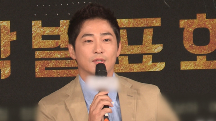 경찰, 배우 강지환 긴급체포…지인 2명 성폭행 혐의