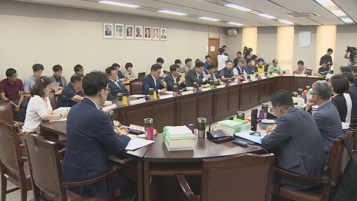 내년도 최저임금 막판 심의…오늘 의결 시도