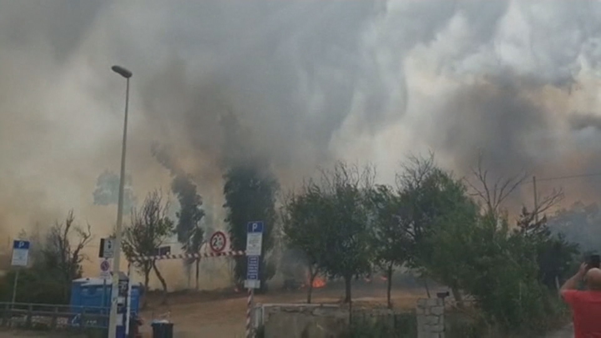 폭염에 <em class='find'>이탈리아</em> 남부 동시다발 산불…1명 사망