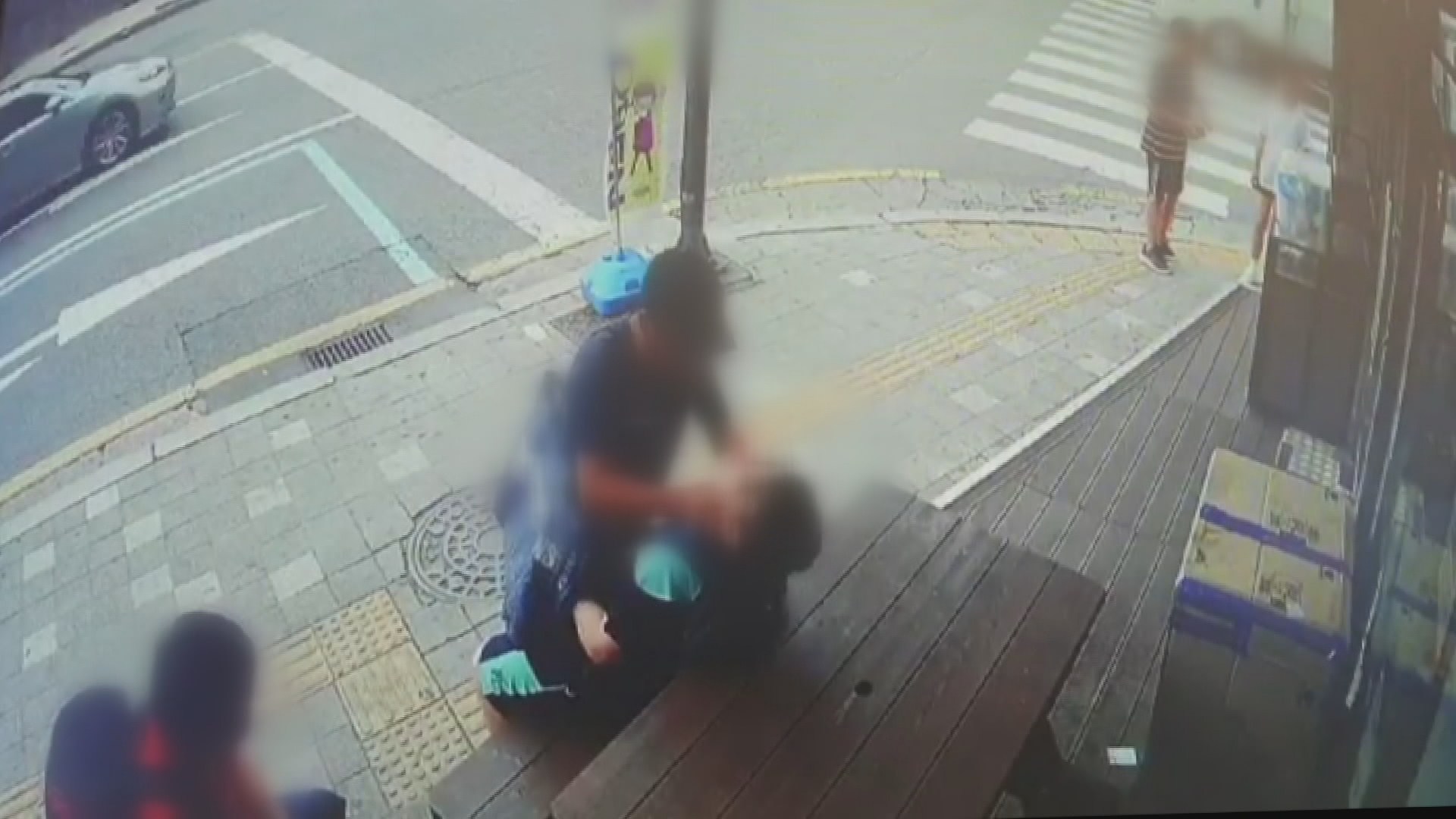 40대 노숙자 대낮 길거리서 초등생 폭행